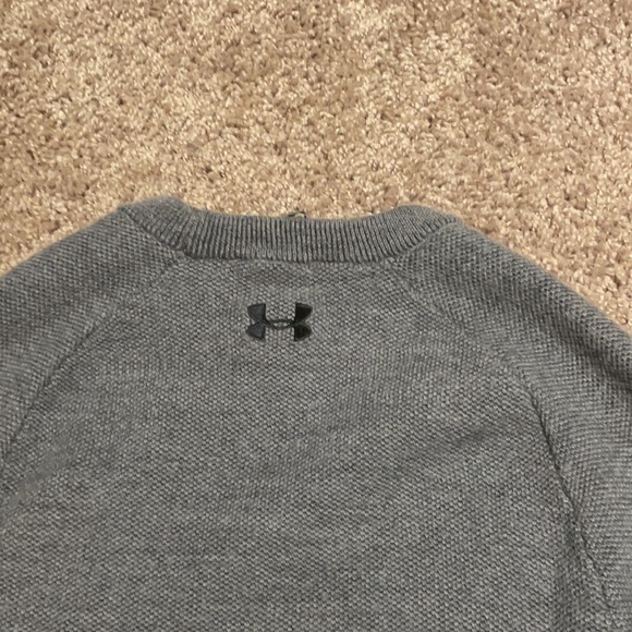 5 ⭐️ Under Armour Sweater - Picture 10 of 10